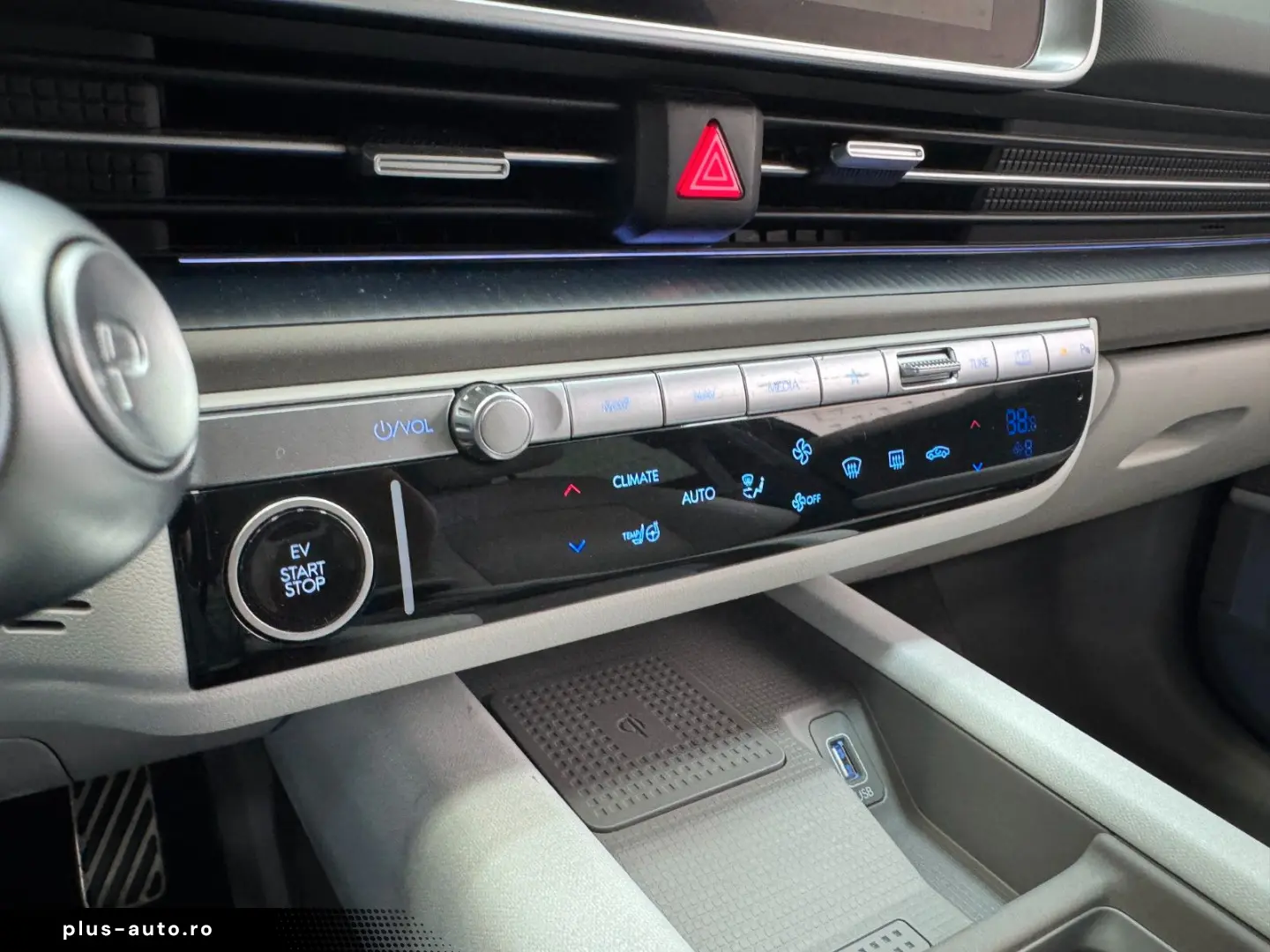 HYUNDAI IONIQ 6 77 4kWh 325ps 4WD Uniq 360 K BOSE Leder