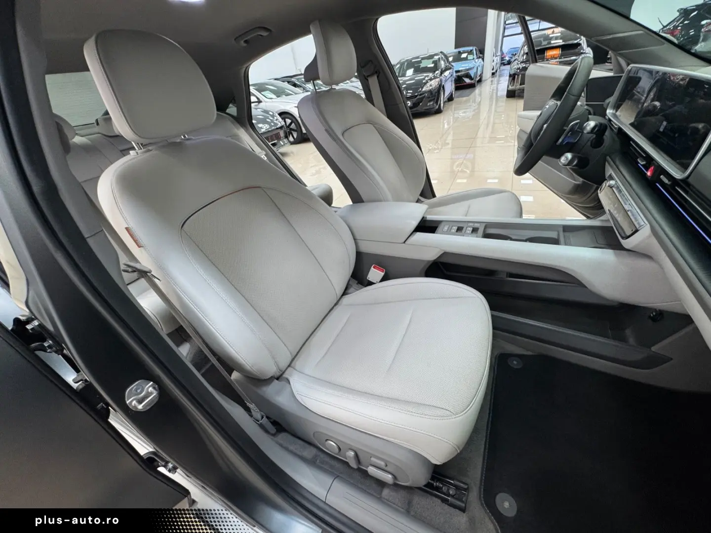 HYUNDAI IONIQ 6 77 4kWh 325ps 4WD Uniq 360 K BOSE Leder