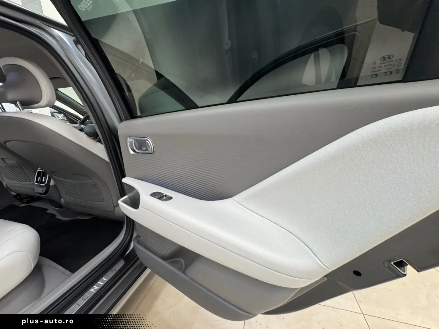HYUNDAI IONIQ 6 77 4kWh 325ps 4WD Uniq 360 K BOSE Leder