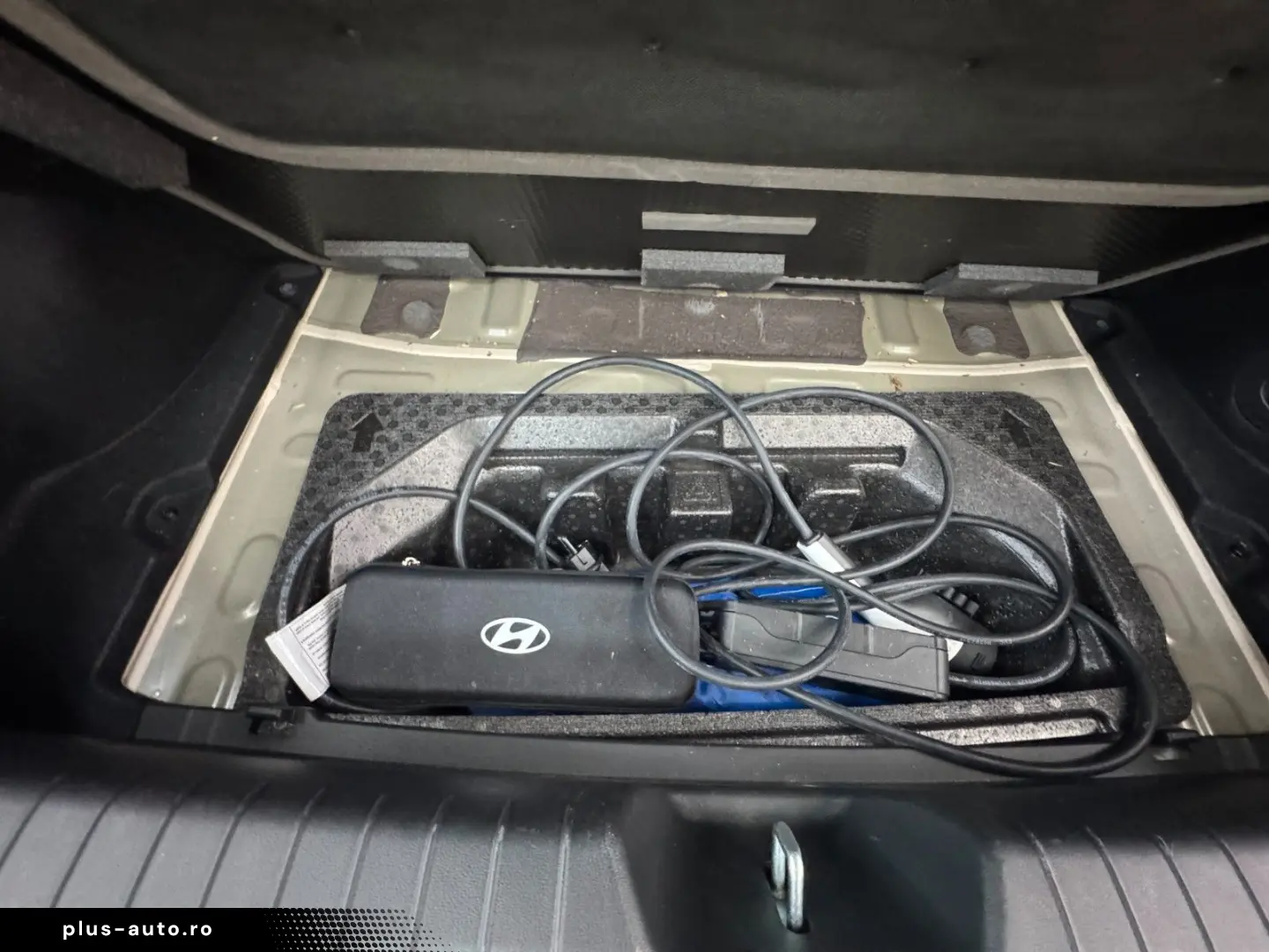 HYUNDAI IONIQ 6 77 4kWh 325ps 4WD Uniq 360 K BOSE Leder