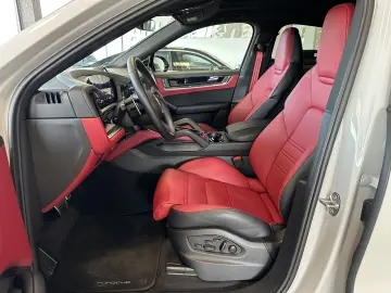 PORSCHE Cayenne S Coupe Carbon Sport-Chrono 18Wege