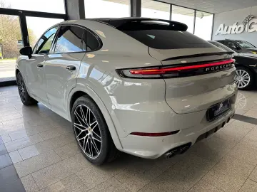 PORSCHE Cayenne S Coupe Carbon Sport-Chrono 18Wege