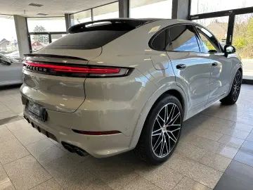PORSCHE Cayenne S Coupe Carbon Sport-Chrono 18Wege