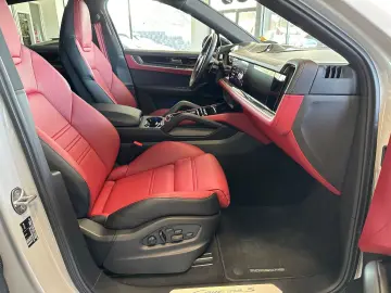 PORSCHE Cayenne S Coupe Carbon Sport-Chrono 18Wege