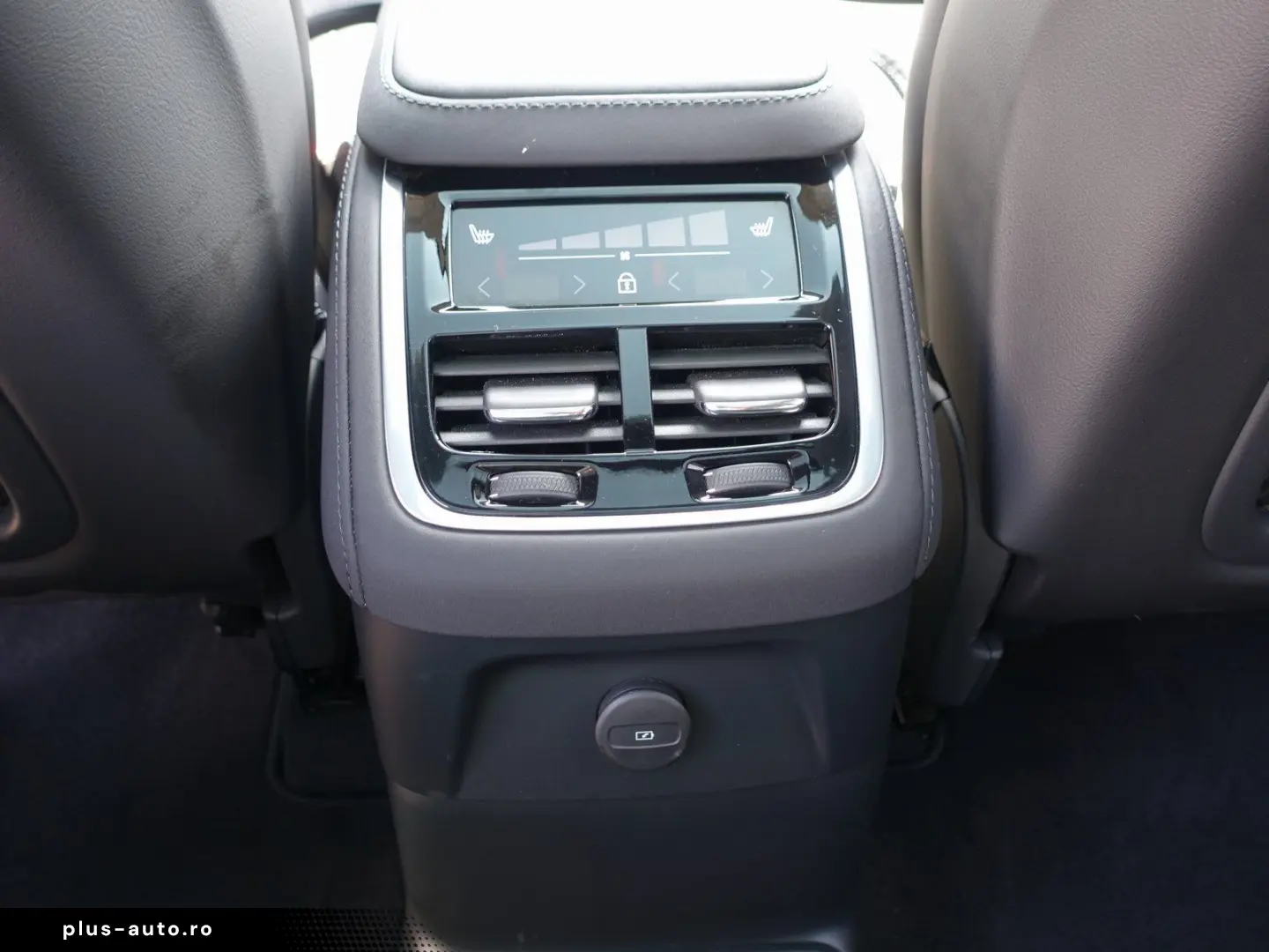 VOLVO XC90 Ultra T8 AWD Plug-in Hybrid Four-C Massage