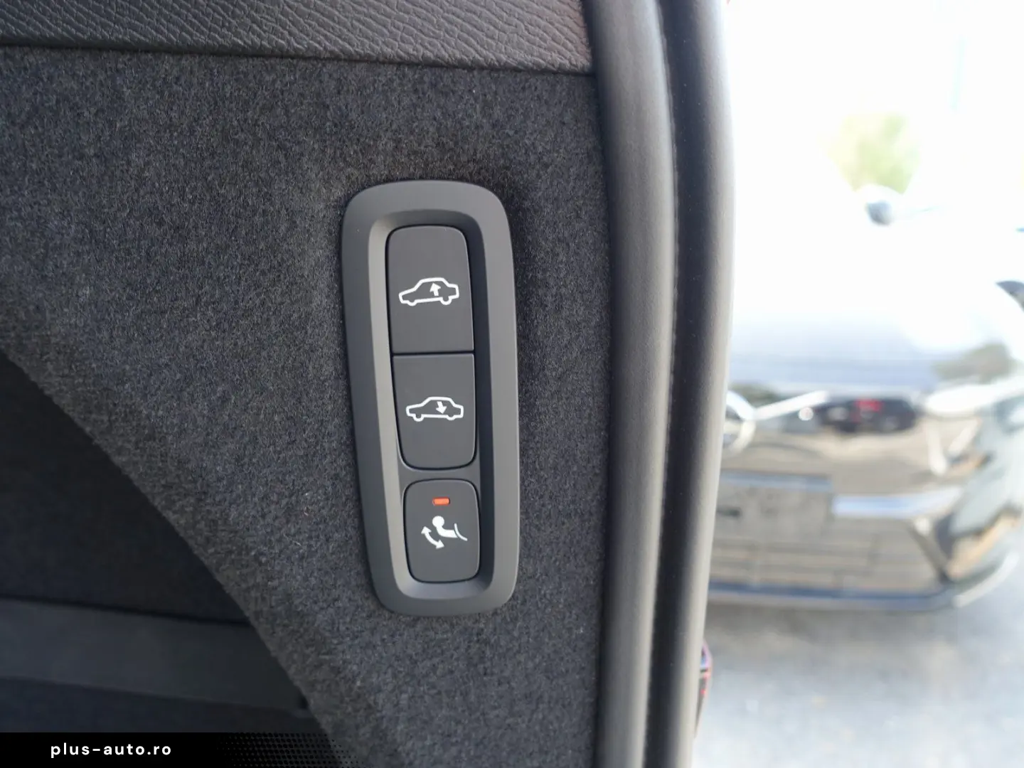 VOLVO XC90 Ultra T8 AWD Plug-in Hybrid Four-C Massage