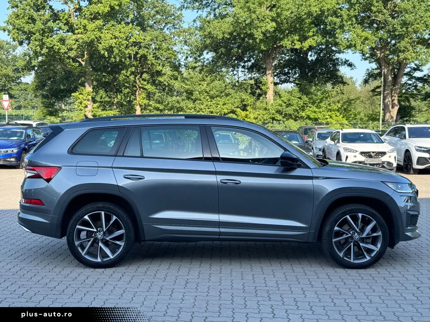 SKODA Kodiaq Sportline 4x4  Pano Leder AHK 360