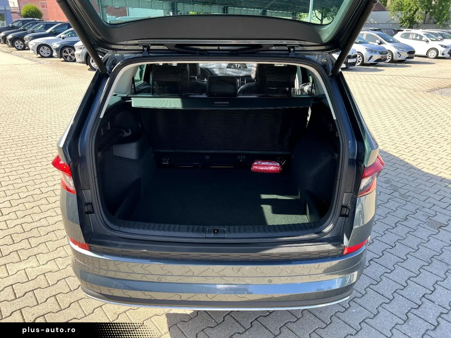 SKODA Kodiaq 2.0 TDI L&K 4x4  LED Navi AHK ACC Pano SH