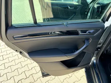 SKODA Kodiaq 2.0 TDI L&K 4x4  LED Navi AHK ACC Pano SH