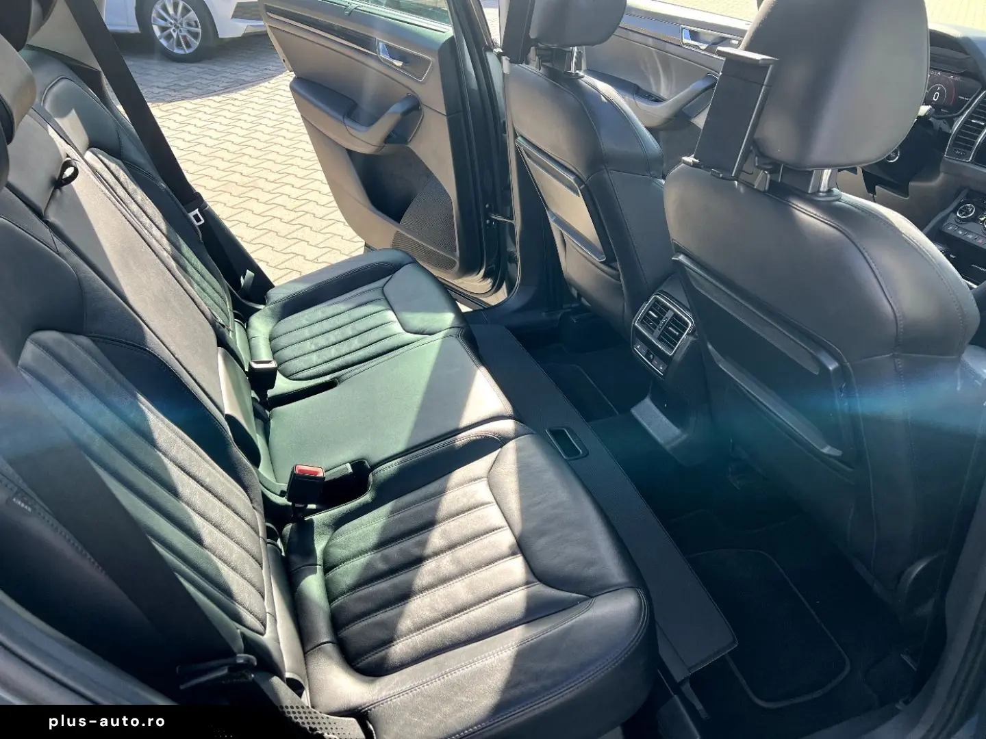 SKODA Kodiaq 2.0 TDI L&K 4x4  LED Navi AHK ACC Pano SH