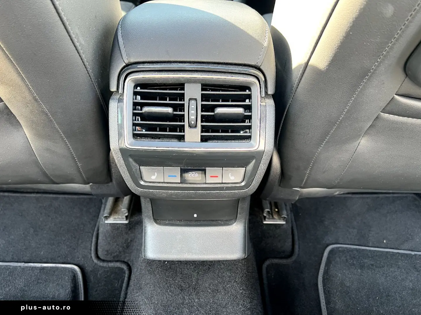 SKODA Kodiaq 2.0 TDI L&K 4x4  LED Navi AHK ACC Pano SH