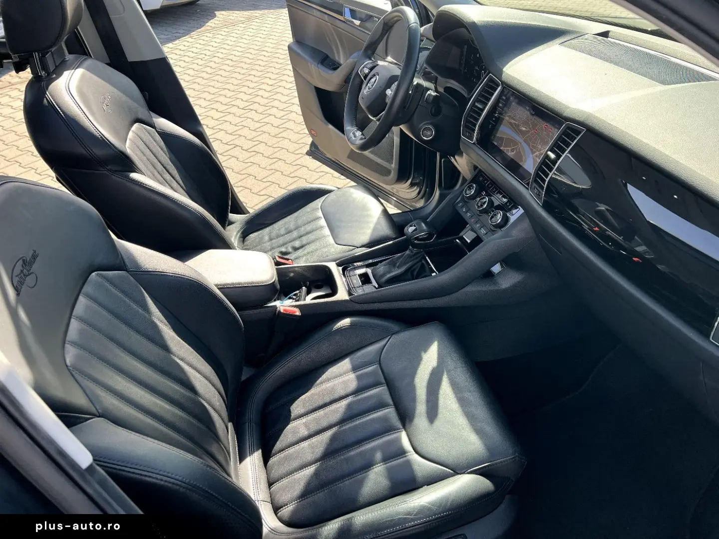 SKODA Kodiaq 2.0 TDI L&K 4x4  LED Navi AHK ACC Pano SH