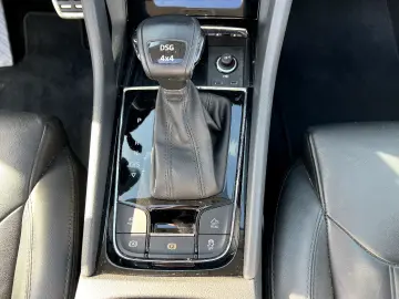 SKODA Kodiaq 2.0 TDI L&K 4x4  LED Navi AHK ACC Pano SH