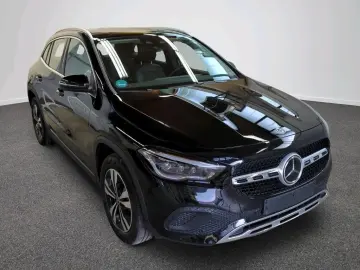 MERCEDES-BENZ GLA 200 d Progressive 4Matic