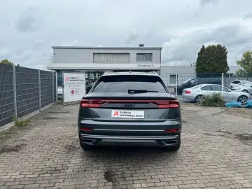 AUDI Q8 55 TFSI quattro