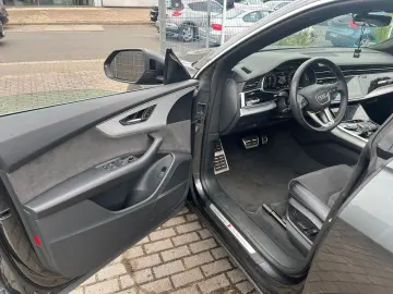AUDI Q8 55 TFSI quattro