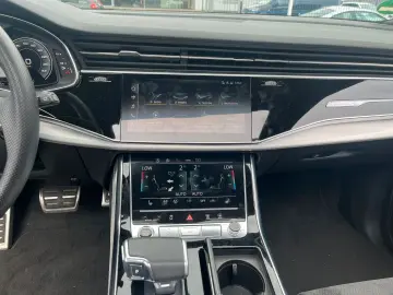 AUDI Q8 55 TFSI quattro