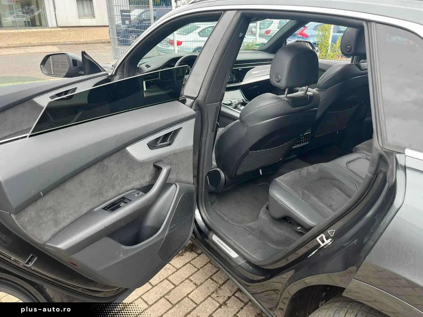 AUDI Q8 55 TFSI quattro