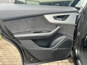 AUDI Q8 55 TFSI quattro