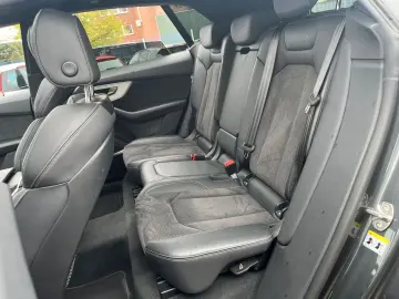 AUDI Q8 55 TFSI quattro