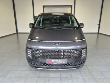 HYUNDAI STARIA 2.2 CRDi Signature  4WD 7-Sitze ACC LED