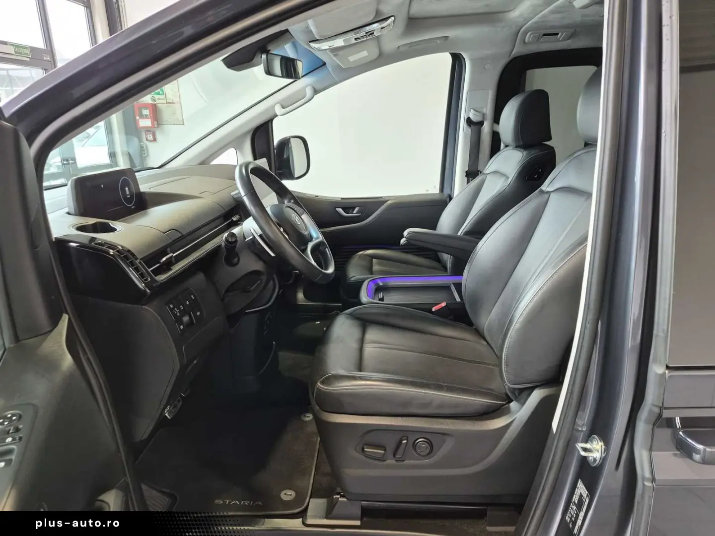HYUNDAI STARIA 2.2 CRDi Signature  4WD 7-Sitze ACC LED