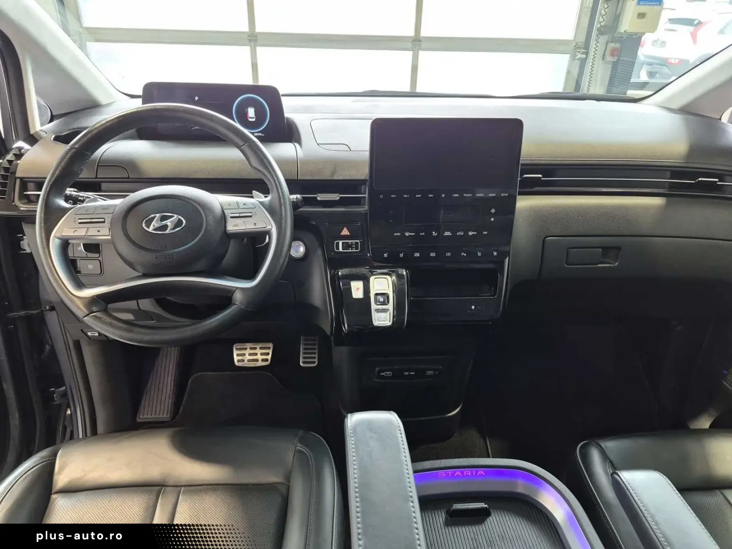 HYUNDAI STARIA 2.2 CRDi Signature  4WD 7-Sitze ACC LED