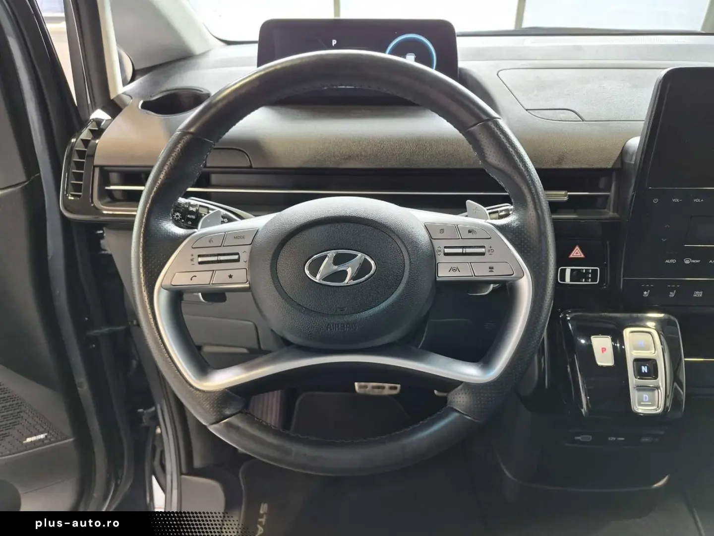 HYUNDAI STARIA 2.2 CRDi Signature  4WD 7-Sitze ACC LED