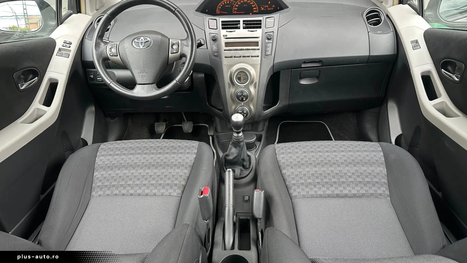 Toyota Yaris 1.4 Benzina 100 CP An 2011
