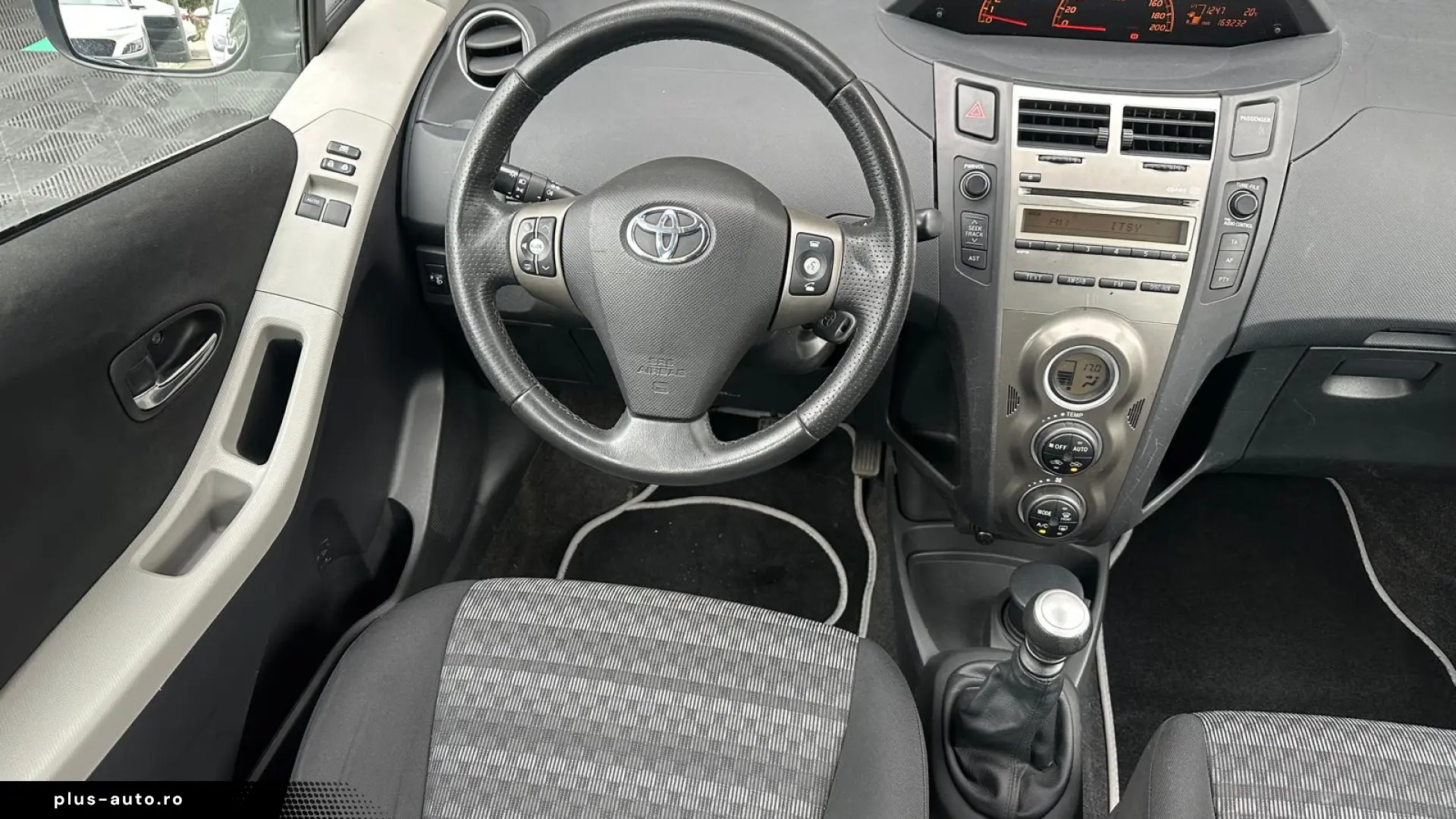 Toyota Yaris 1.4 Benzina 100 CP An 2011