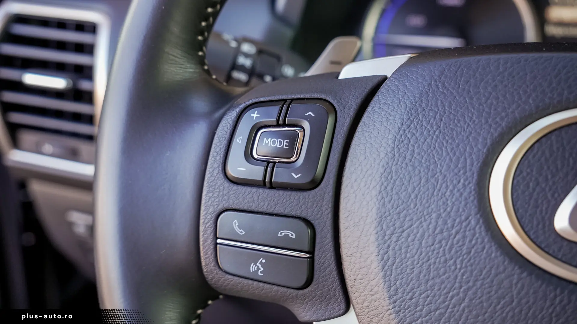 Lexus NX 300h