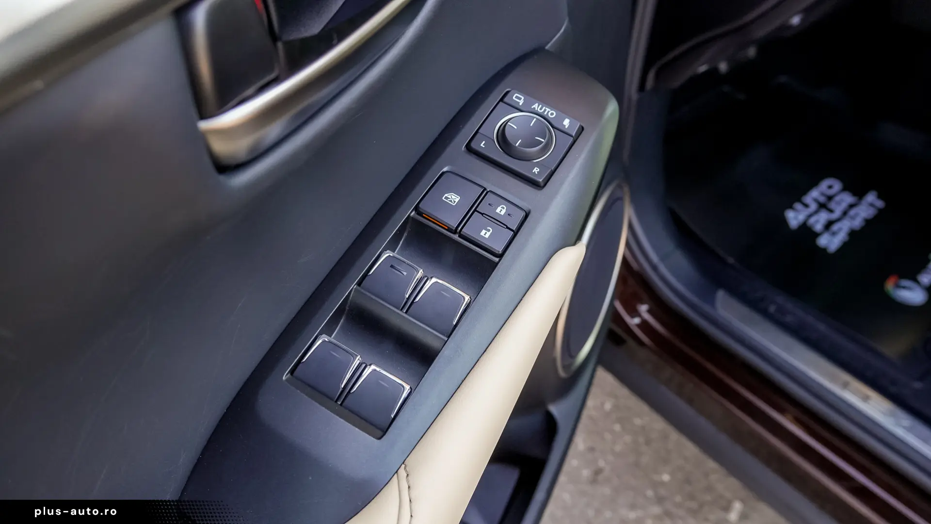 Lexus NX 300h