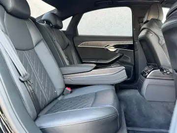 AUDI A8 55 TFSI quattro S Pano ACC B&O H.UP Soft