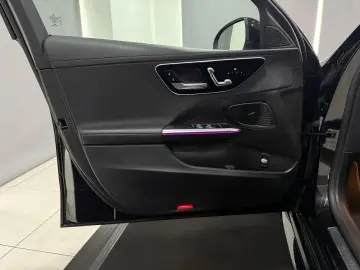MERCEDES-BENZ C 300 4M 9G AMG-LINE