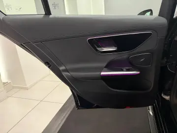 MERCEDES-BENZ C 300 4M 9G AMG-LINE