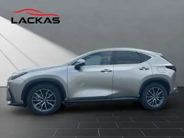 LEXUS NX 450h E-Four Pano Sitzbelüftung HUD