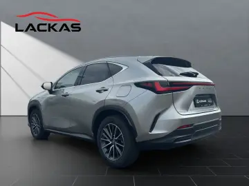 LEXUS NX 450h E-Four Pano Sitzbelüftung HUD