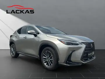 LEXUS NX 450h E-Four Pano Sitzbelüftung HUD