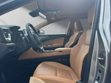 LEXUS NX 450h E-Four Pano Sitzbelüftung HUD