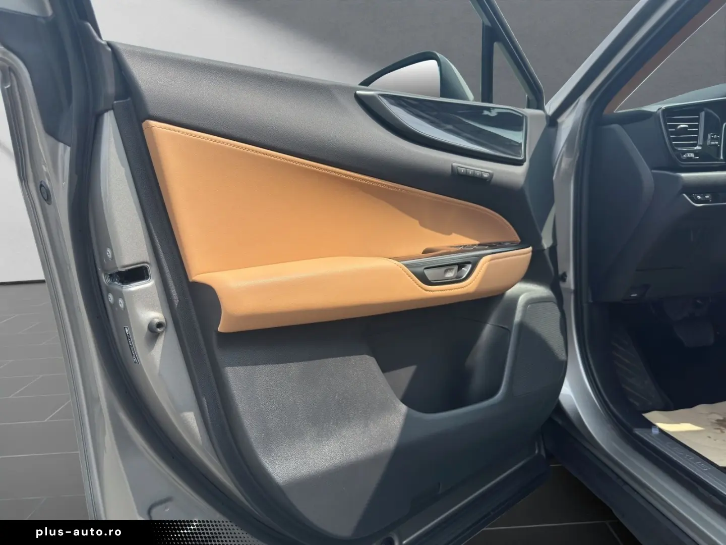 LEXUS NX 450h E-Four Pano Sitzbelüftung HUD