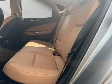 LEXUS NX 450h E-Four Pano Sitzbelüftung HUD