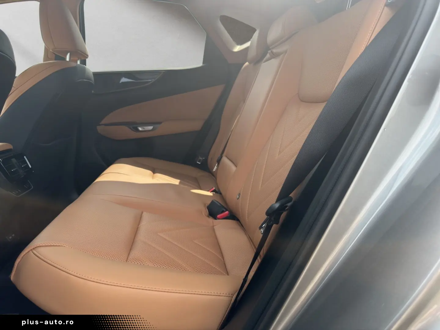 LEXUS NX 450h E-Four Pano Sitzbelüftung HUD