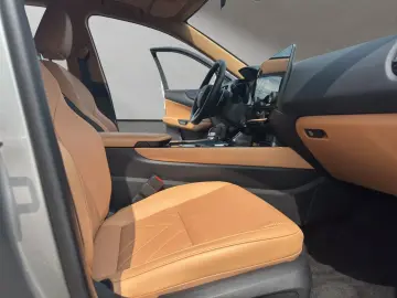 LEXUS NX 450h E-Four Pano Sitzbelüftung HUD