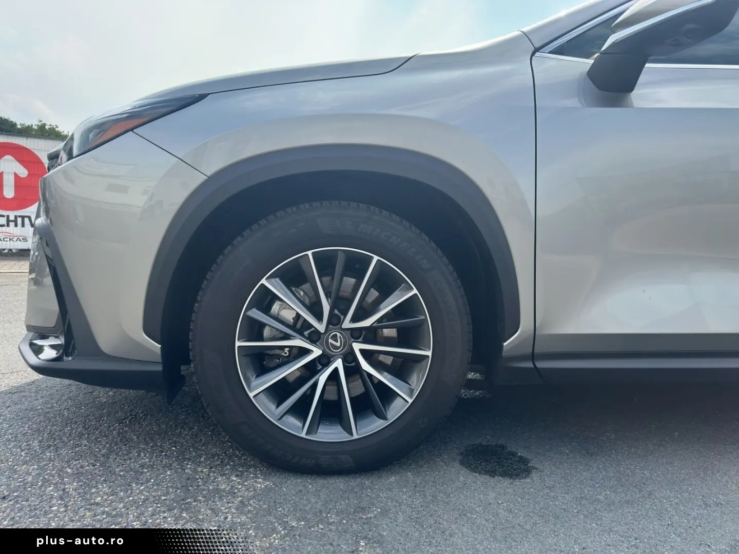 LEXUS NX 450h E-Four Pano Sitzbelüftung HUD