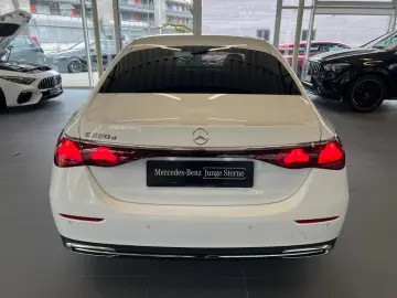 MERCEDES-BENZ E 220 d Avantgarde