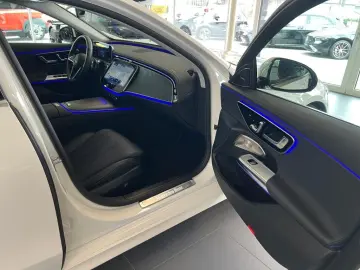 MERCEDES-BENZ E 220 d Avantgarde