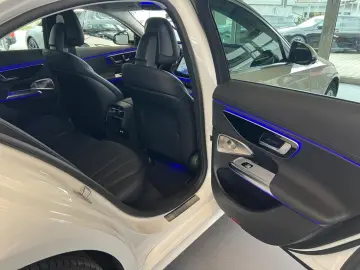 MERCEDES-BENZ E 220 d Avantgarde