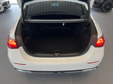 MERCEDES-BENZ E 220 d Avantgarde