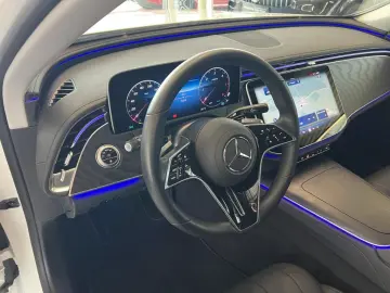 MERCEDES-BENZ E 220 d Avantgarde