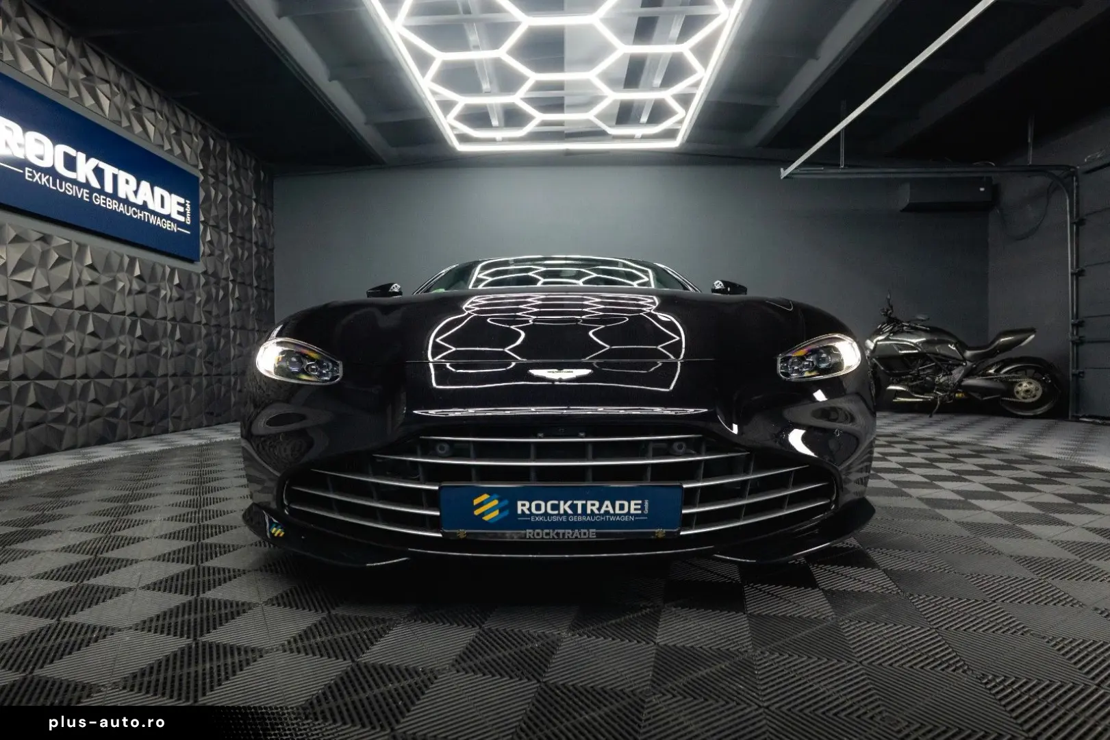 ASTON MARTIN V8 Vantage 4.0 V8 DB11 Coupe  1.Hand 360 Memory